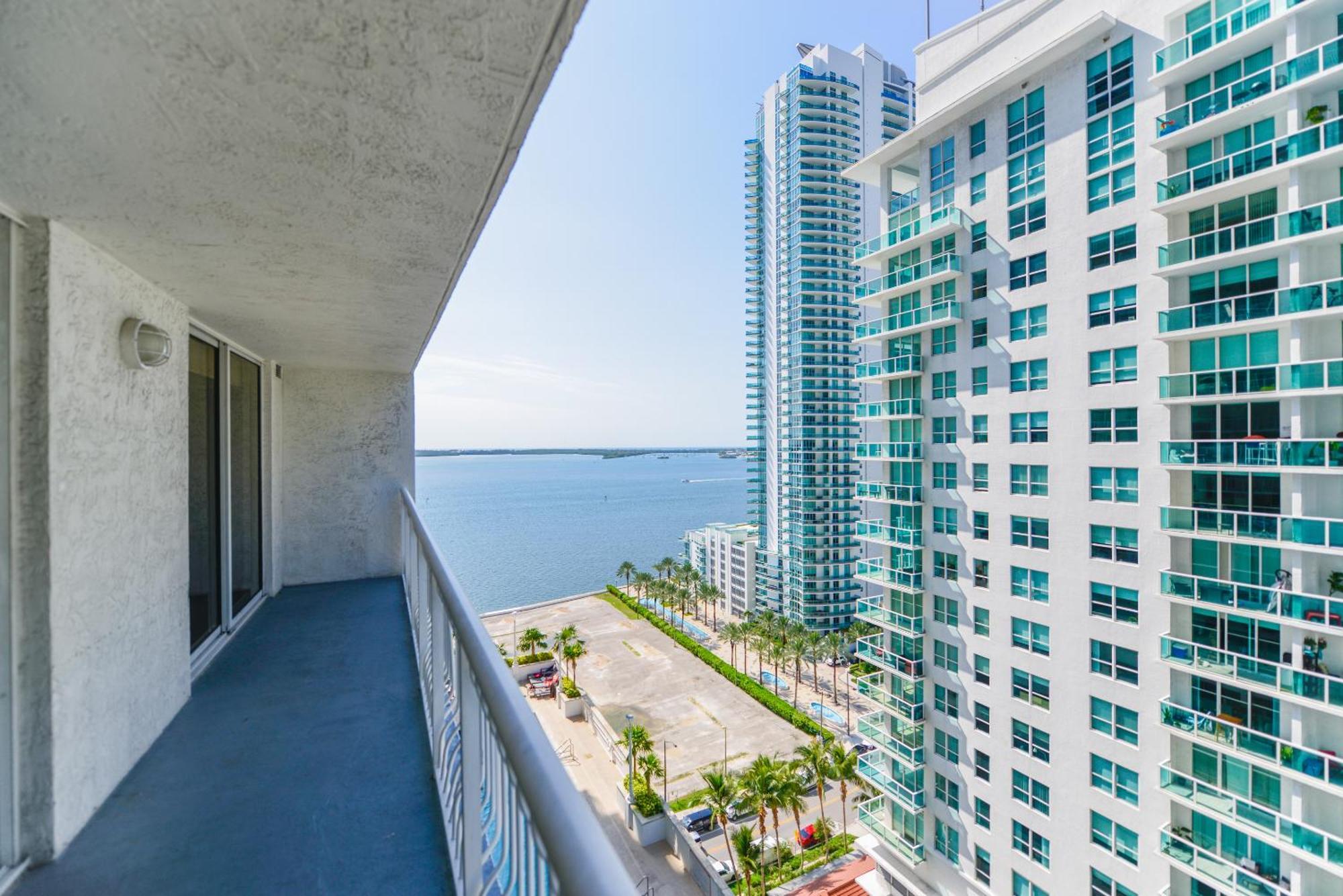 Amazing 3 Bedroom Condo At Brickell With Pool Miami Eksteriør billede