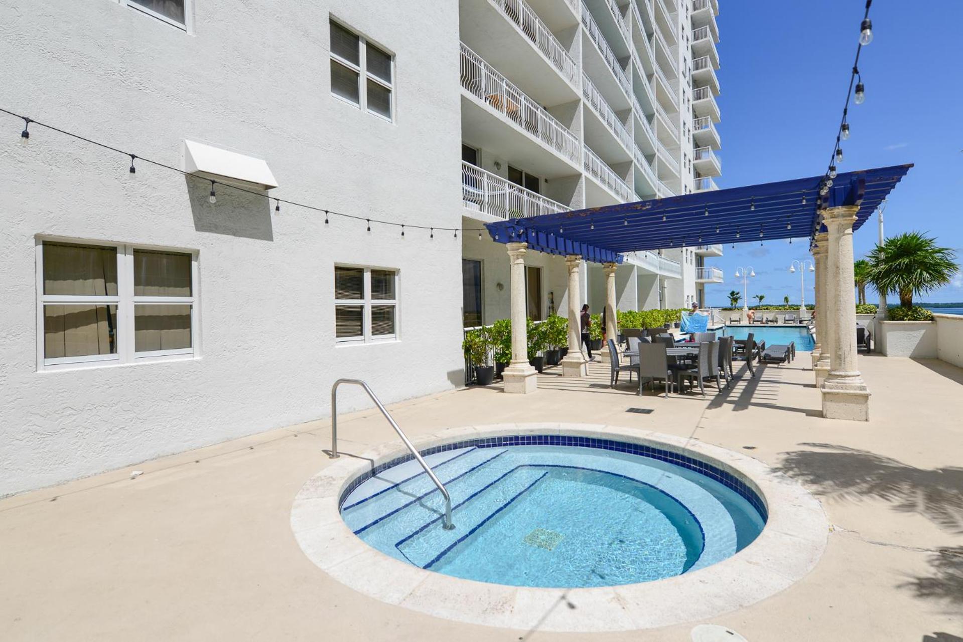 Amazing 3 Bedroom Condo At Brickell With Pool Miami Eksteriør billede